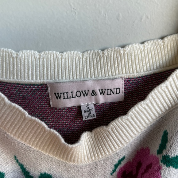 Willow & Wind Floral Sweater Size S - Picture 6 of 10